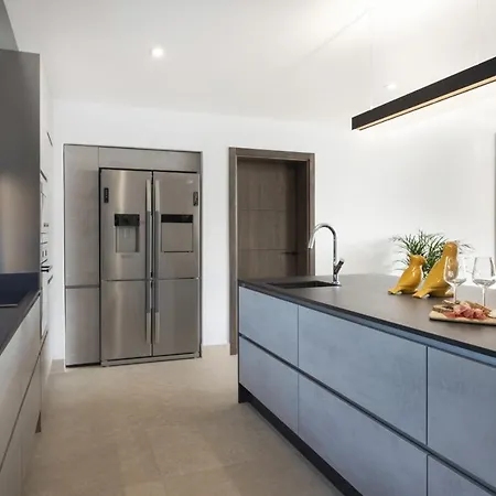 Villa In Puerto Del Carmen Sleeps 10 Includes Swimming Pool And Air Con