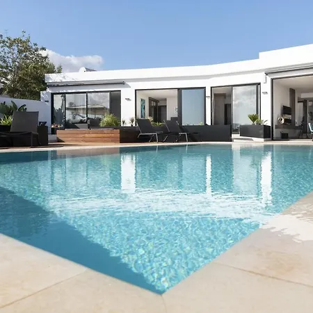 In Puerto Del Carmen Sleeps 10 Includes Swimming Pool And Air Con