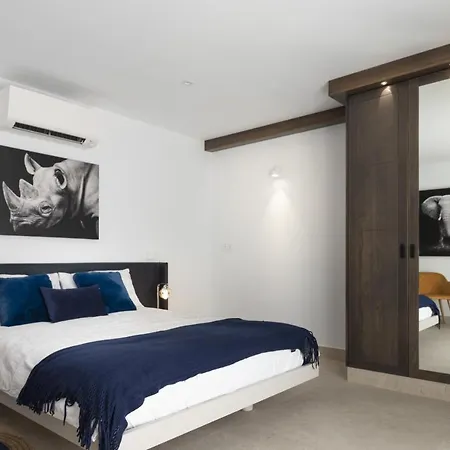 In Puerto Del Carmen Sleeps 10 Includes Swimming Pool And Air Con * プエルト・デル・カルメン