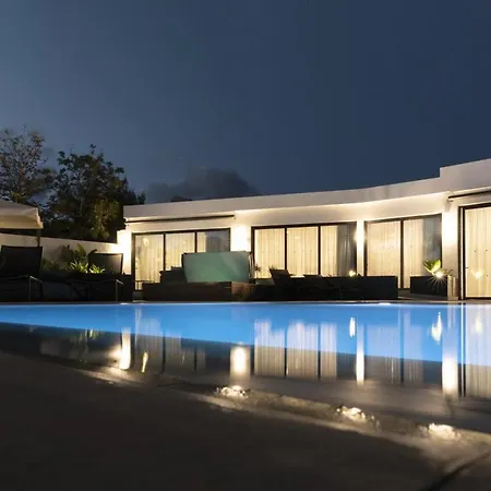 ヴィラ In Puerto Del Carmen Sleeps 10 Includes Swimming Pool And Air Con *